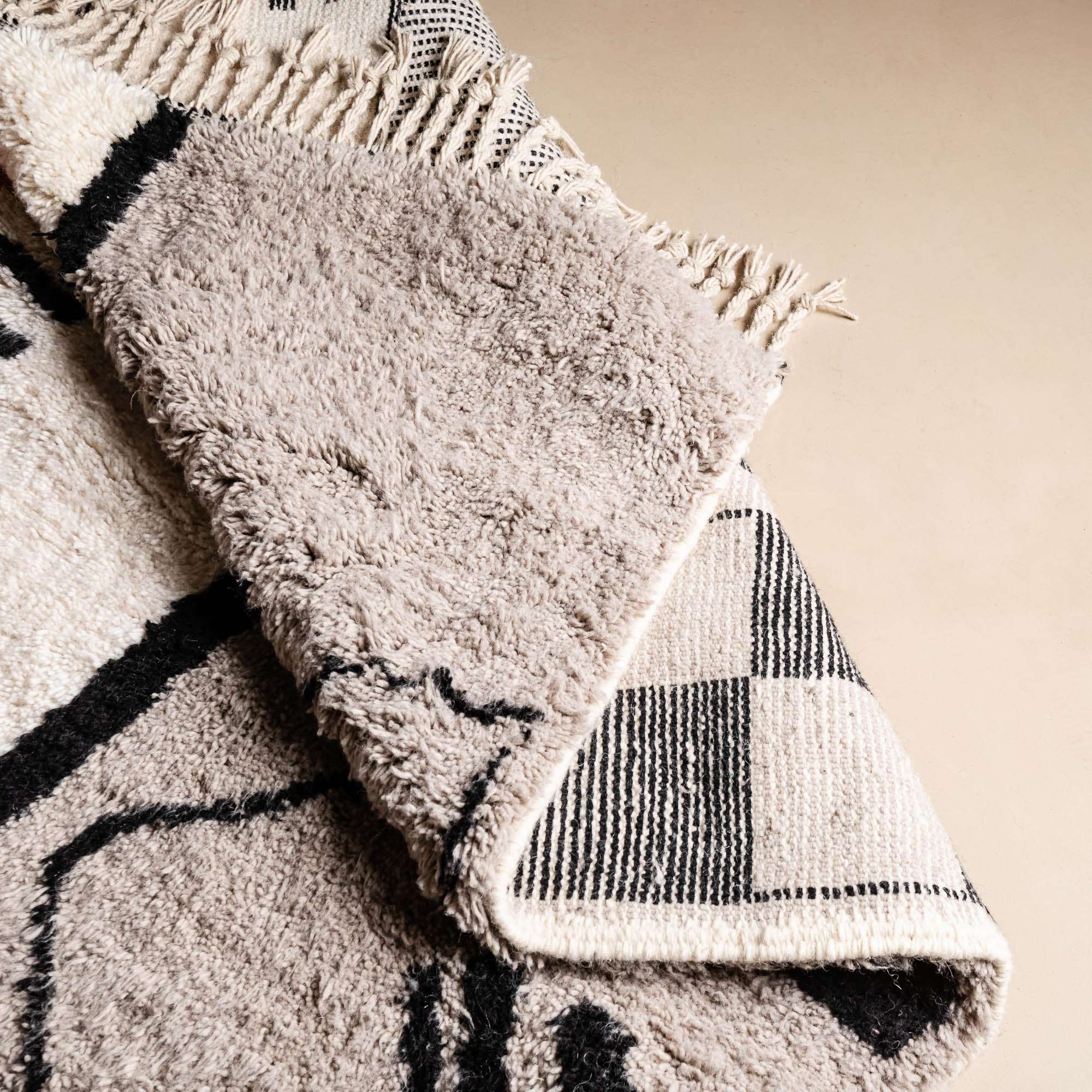 PHOTOS-007_c017c914-4631-4032-b6b1-e4105b012ef9 Handmade CHECKERED berber rug, Moroccan boujad rug - BENICARPETS